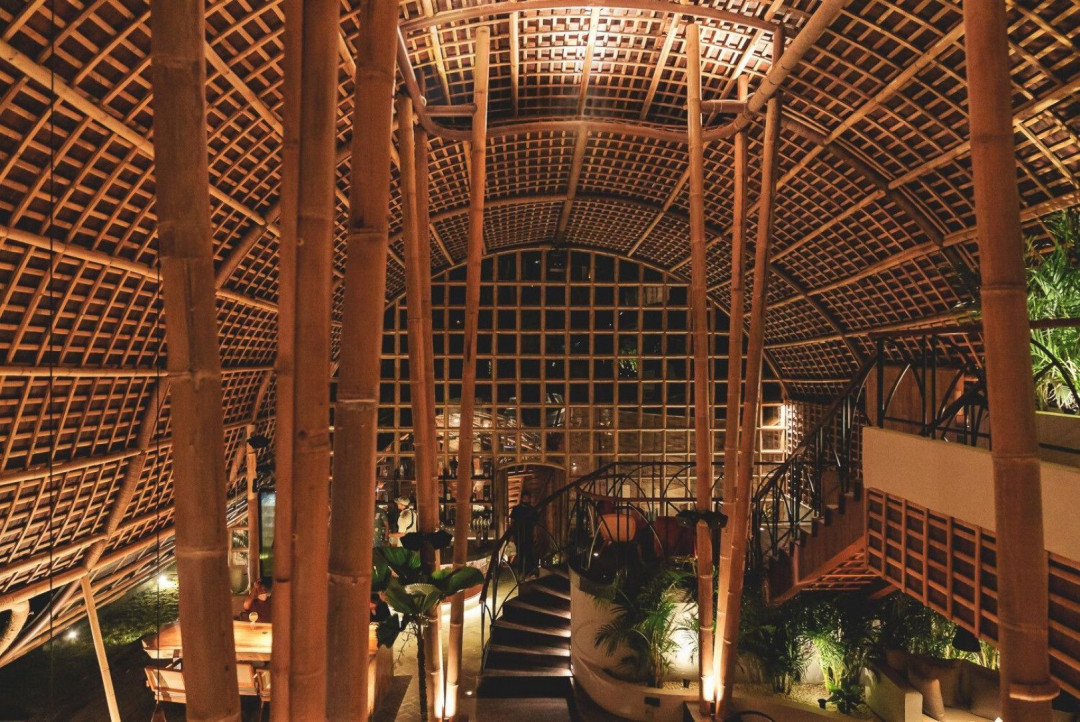 Akar Restaurant’s Semi-Opened Cocoon Structure Accentuates the Breathtaking Bali Nature